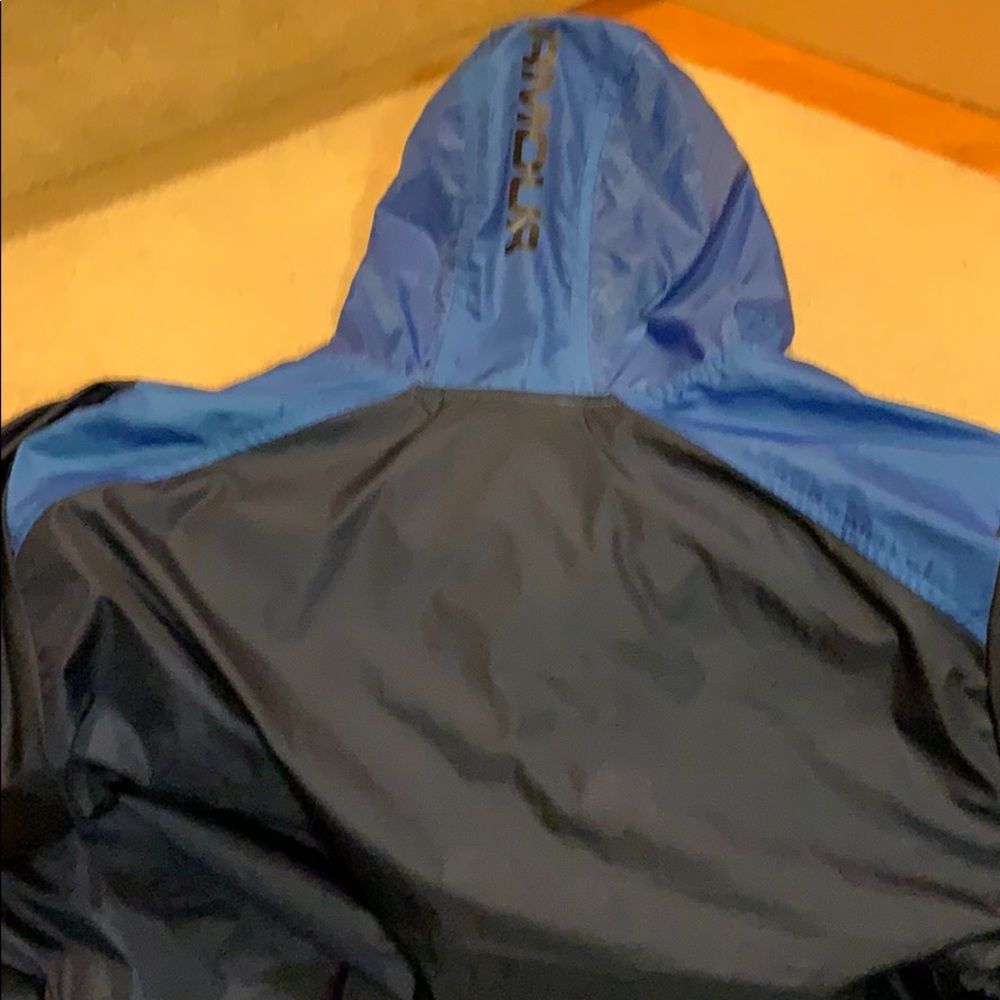 Wind Breaker - Picture 4 of 4